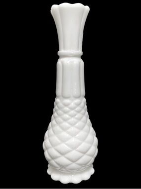 1960s Anchor Hocking Colonial Diamond Pattern W4371 Milk Glass Bud Vase